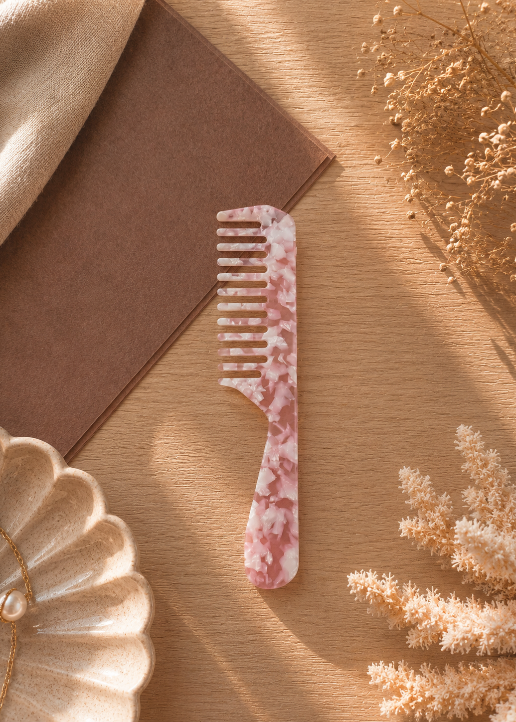 The Detangle Comb